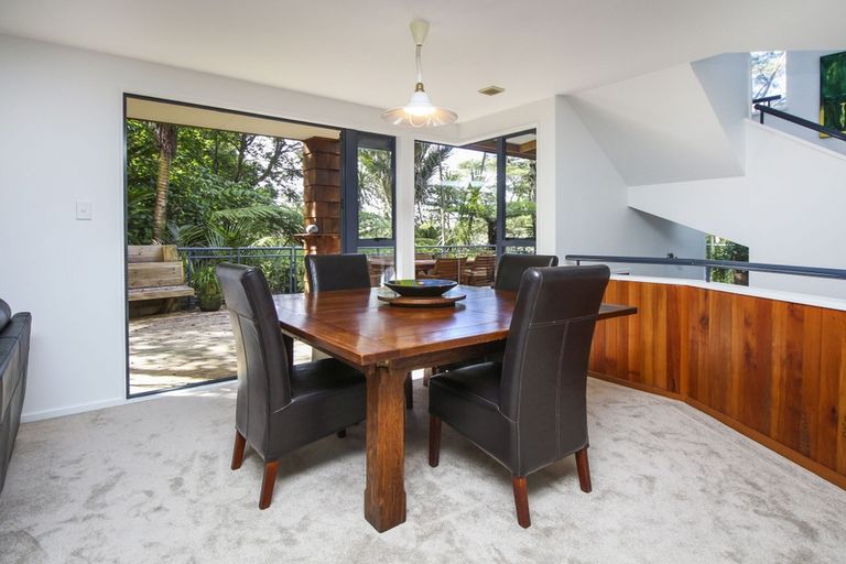 Photo of property in 70 Wood Bay Road, Titirangi, Auckland, 0604