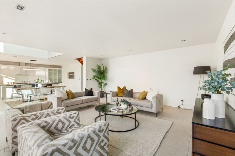 Photo of property in 7 Rangi Avenue, Schnapper Rock, Auckland, 0632