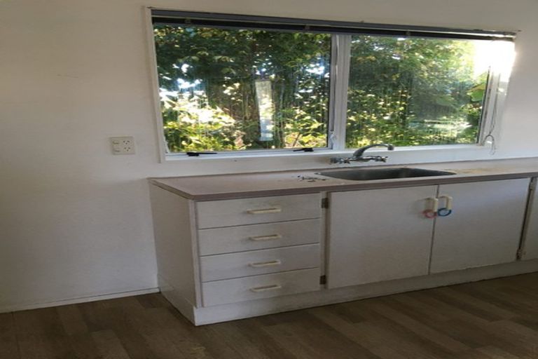 Photo of property in 89 Gossamer Drive, Pakuranga Heights, Auckland, 2010