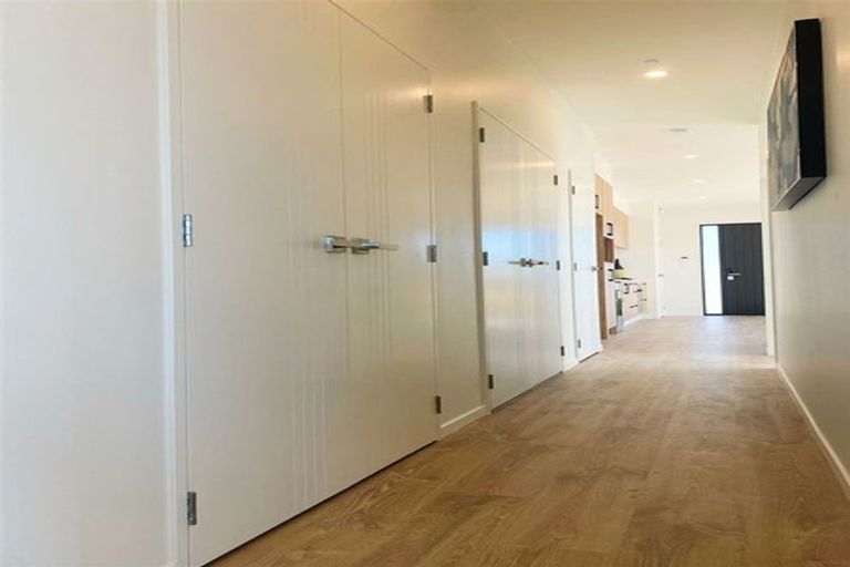 Photo of property in 48 Horokaka Street, Massey, Auckland, 0614