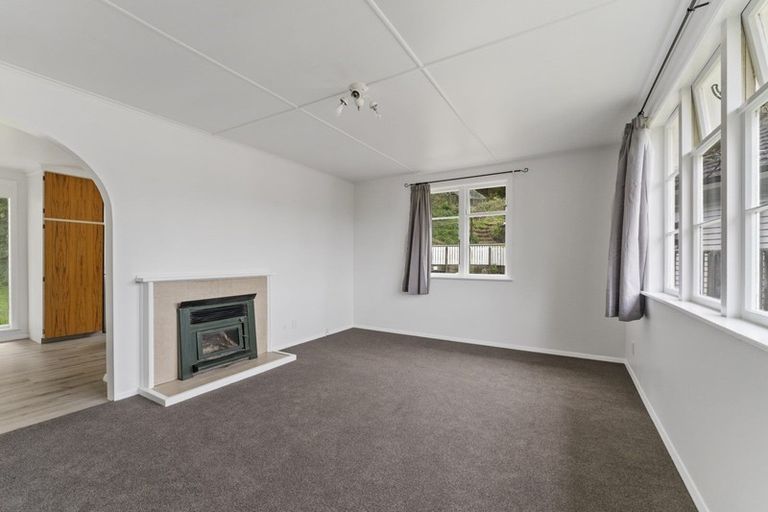 Photo of property in 20 Greer Crescent, Tawa, Wellington, 5028