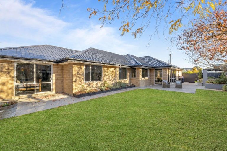 Photo of property in 33 Broadhaven Avenue, Parklands, Christchurch, 8083