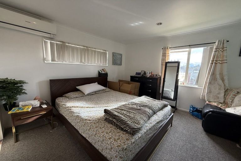 Photo of property in 11 Charta Place, Sunnyvale, Auckland, 0612