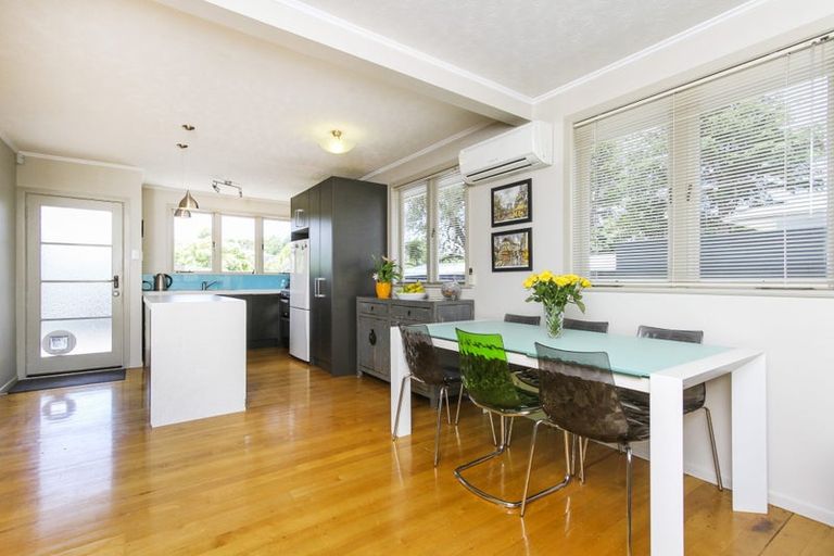 Photo of property in 12 Lucinda Place, Glen Eden, Auckland, 0602