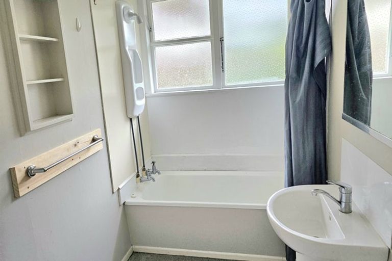 Photo of property in 1/52 Cruickshank Road, Clouston Park, Upper Hutt, 5018