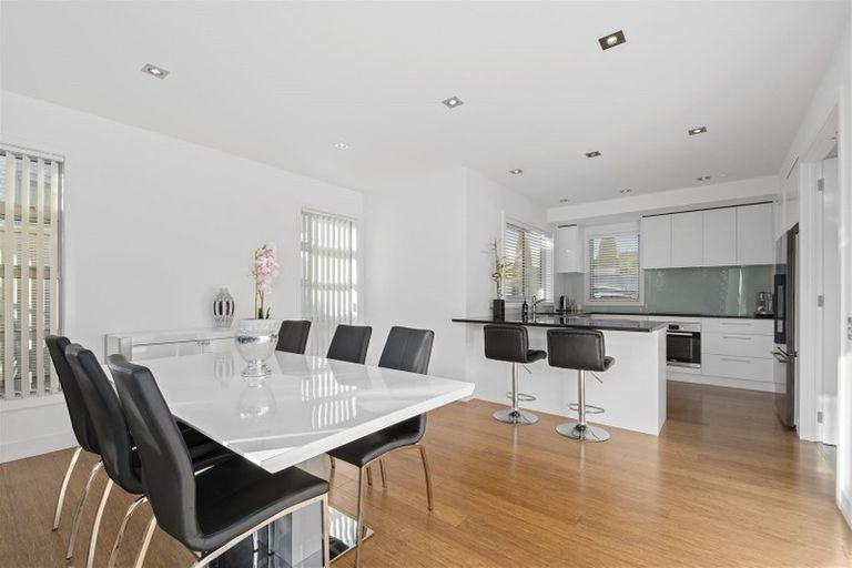 Photo of property in 28b Bluefin Way, West Harbour, Auckland, 0618