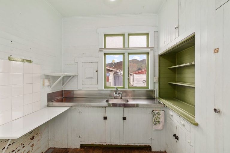 Photo of property in 158 Randwick Road, Moera, Lower Hutt, 5010