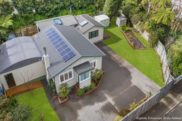 Photo of property in 39 Belt Road, Moturoa, New Plymouth, 4310