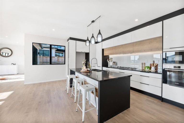 Photo of property in 2 Piki Street, Flat Bush, Auckland, 2019