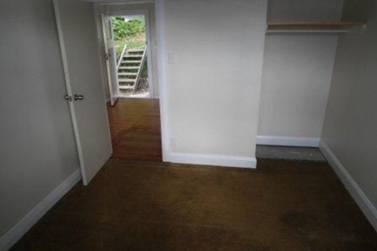 Photo of property in 76a Kelburn Parade, Kelburn, Wellington, 6012