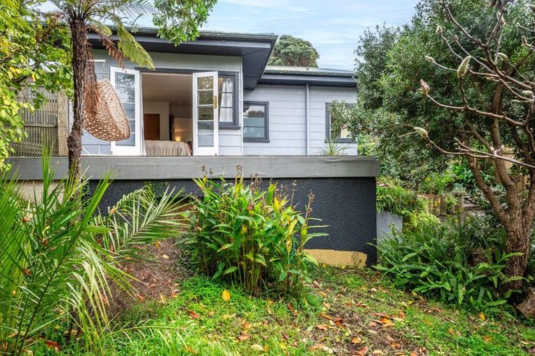 Photo of property in 52 Forest Road, Raumati South, Paraparaumu, 5032