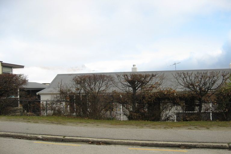 Photo of property in 66 Hallenstein Street, Queenstown, 9300