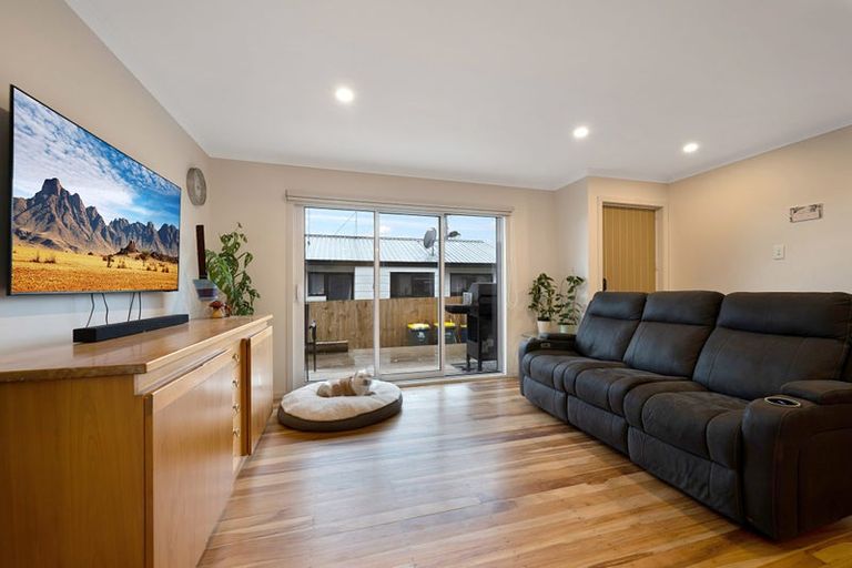 Photo of property in 14d Kirrie Avenue, Te Atatu South, Auckland, 0610