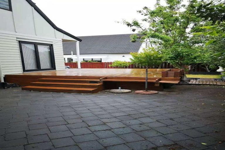 Photo of property in 2/86 Aviemore Drive, Highland Park, Auckland, 2010