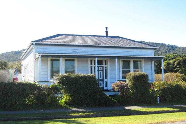 Photo of property in 33 Buccleugh Street, Greymouth, 7805