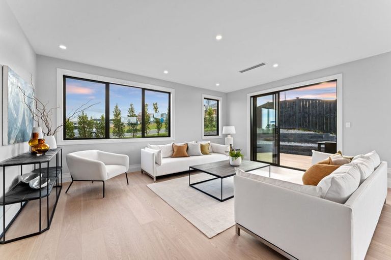 Photo of property in 20 Kikorangi Drive, Wainui, 0992