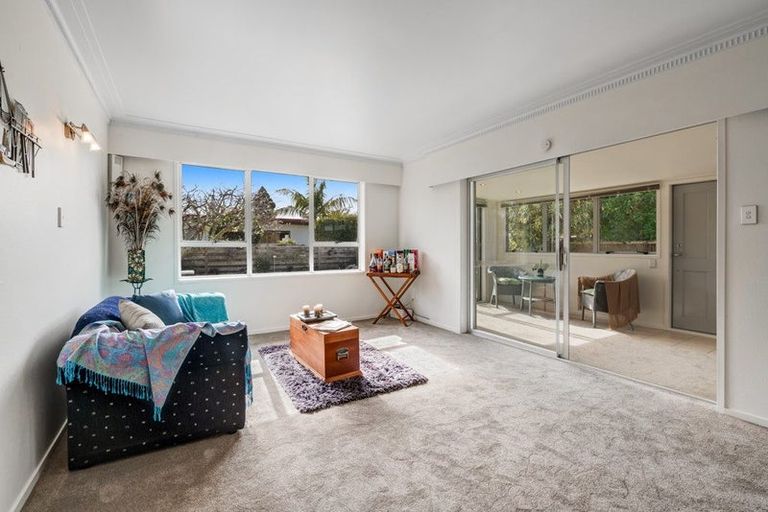 Photo of property in 2/9 Motuora Road, Manly, Whangaparaoa, 0930