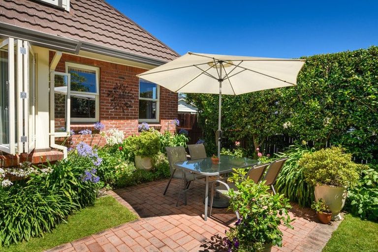 Photo of property in 26 Saint Albans Avenue, Hokowhitu, Palmerston North, 4410