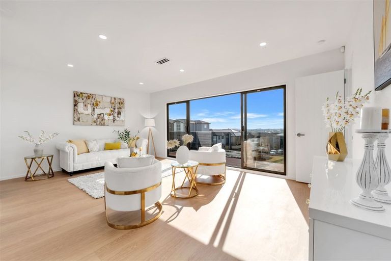 Photo of property in 3 Rakiraki Place, Flat Bush, Auckland, 2019