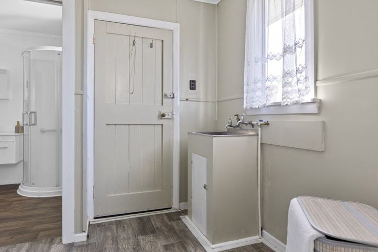 Photo of property in 40 Blake Street, Waitara, 4320