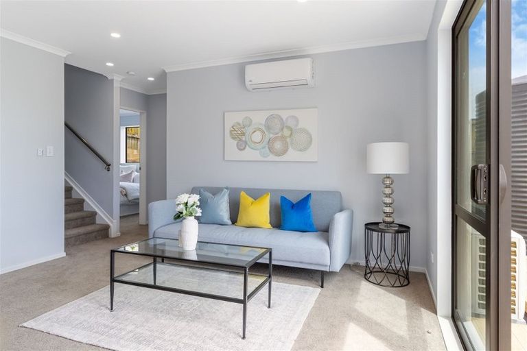 Photo of property in 18a Orams Road, Hillpark, Auckland, 2102