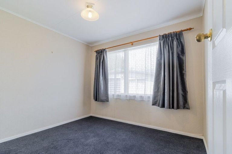 Photo of property in 18 Abraham Crescent, Milson, Palmerston North, 4414