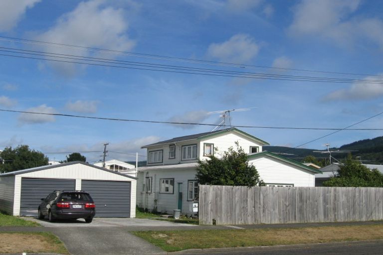 Photo of property in 13 Sandford Street, Trentham, Upper Hutt, 5018