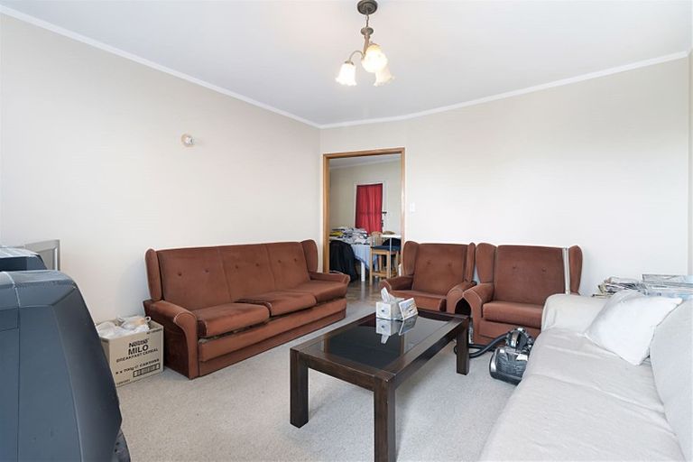 Photo of property in 1/1a Divich Avenue, Te Atatu South, Auckland, 0610