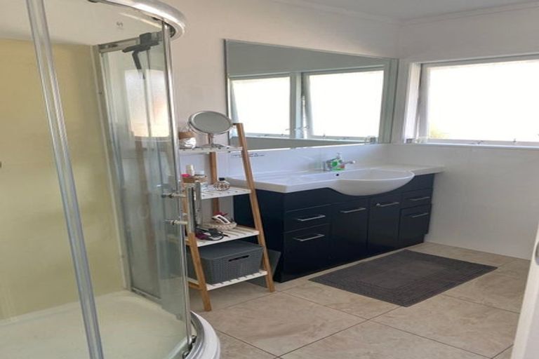 Photo of property in 2/11 Browns Avenue, Pakuranga, Auckland, 2010