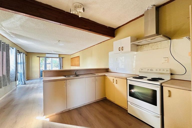 Photo of property in 39 Cambridge Terrace, Papatoetoe, Auckland, 2025