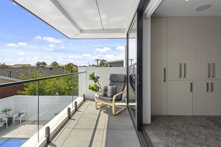 Photo of property in 17 Penhelig Place, Burnside, Christchurch, 8053