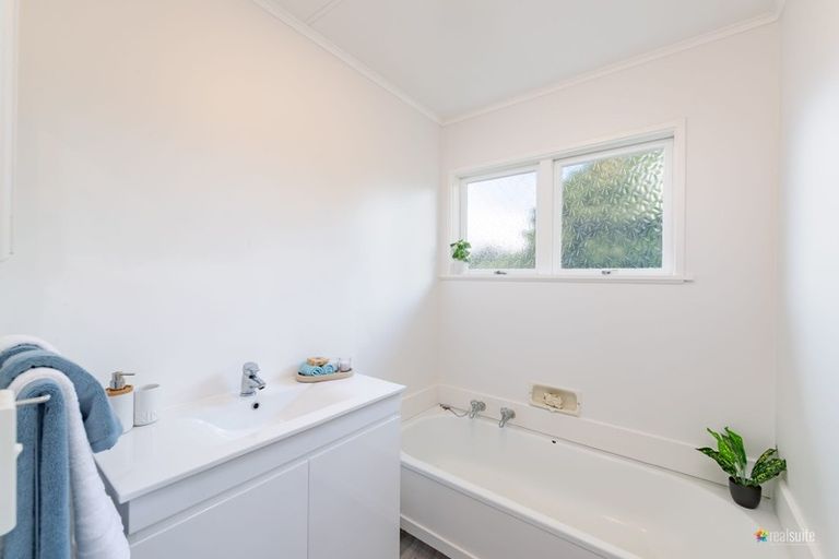 Photo of property in 46 Beaumaris Crescent, Ascot Park, Porirua, 5024