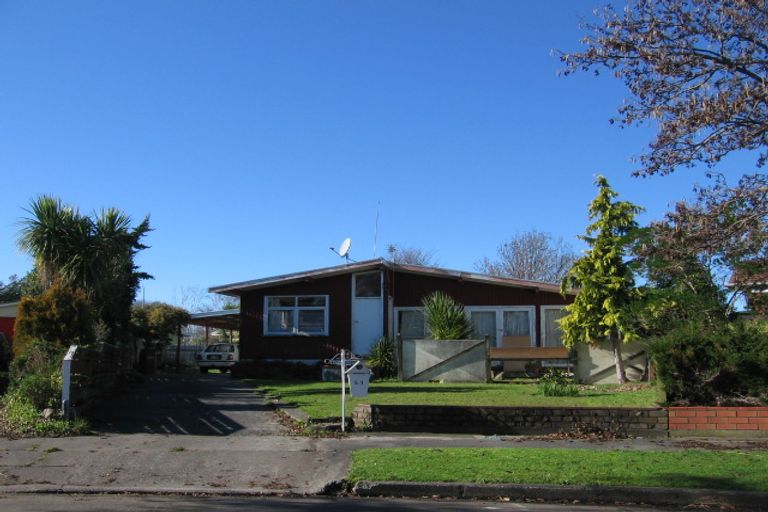 Photo of property in 51 Abraham Crescent, Milson, Palmerston North, 4414