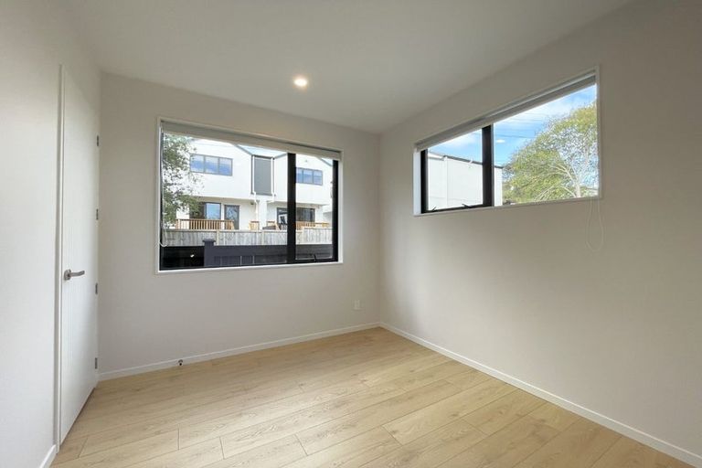 Photo of property in 44a Sylvan Crescent, Te Atatu South, Auckland, 0610