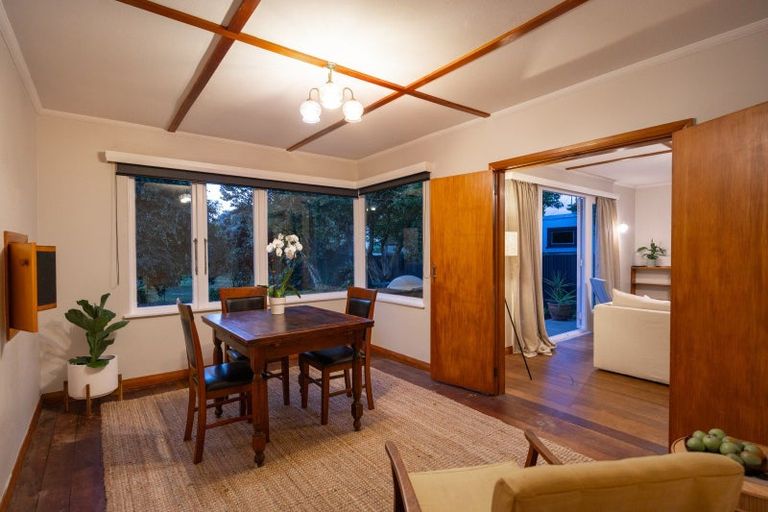 Photo of property in 27 Winston Avenue, Hokowhitu, Palmerston North, 4410