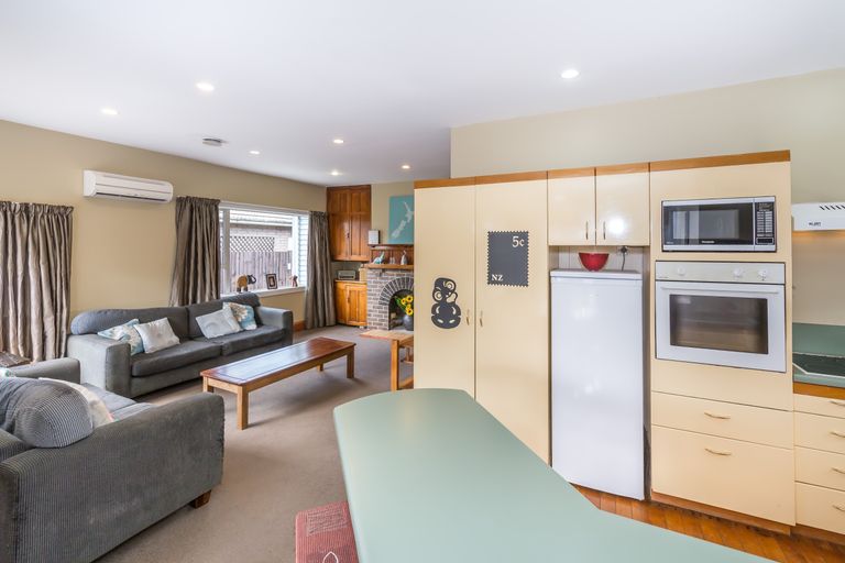 Photo of property in 37 Frankleigh Street, Somerfield, Christchurch, 8024