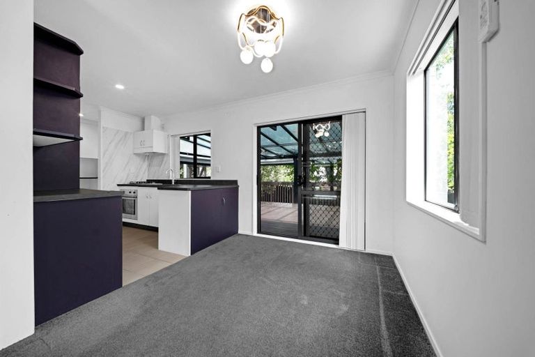 Photo of property in 69a Awaroa Road, Sunnyvale, Auckland, 0612