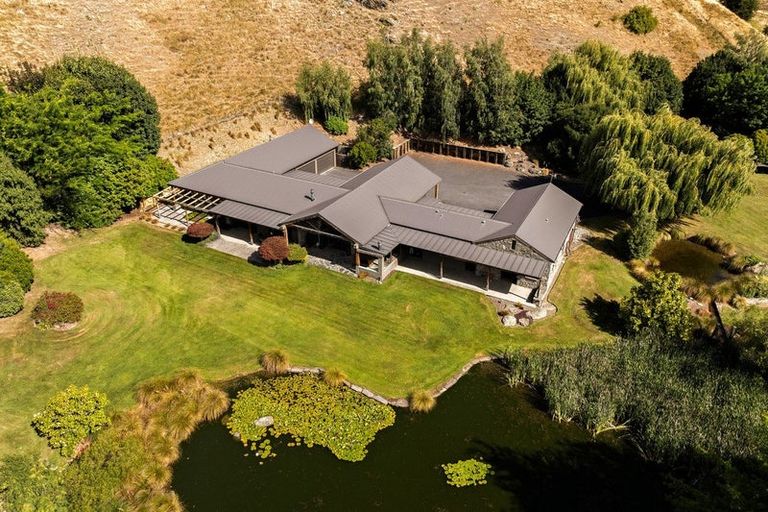 Photo of property in 73 Alec Robins Road, Lake Hayes, Queenstown, 9371