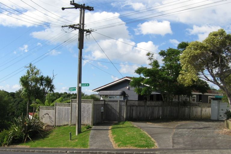 Photo of property in 131 Exmouth Road, Northcote, Auckland, 0627