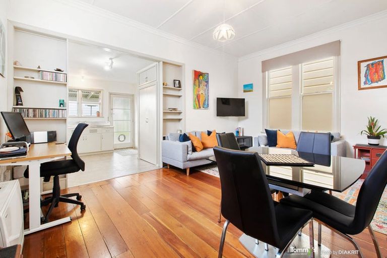 Photo of property in 16 Herald Street, Berhampore, Wellington, 6023