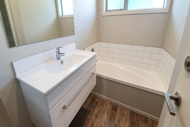 Photo of property in 2/19 Suva Street, Upper Riccarton, Christchurch, 8041