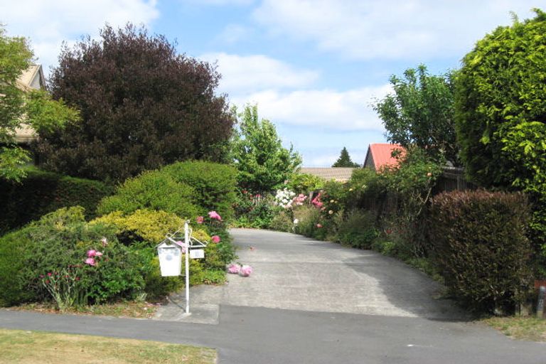 Photo of property in 6 Glenburn Place, Avonhead, Christchurch, 8042