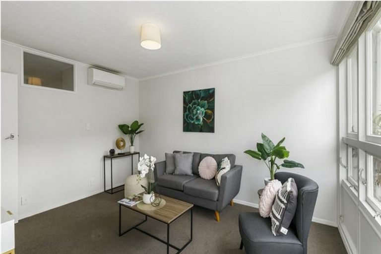 Photo of property in 24a Deller Grove, Silverstream, Upper Hutt, 5019