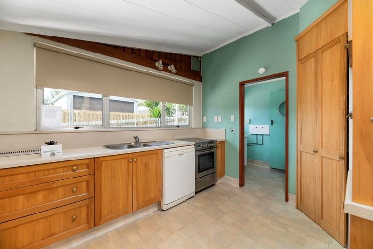 Photo of property in 220 Welcome Bay Road, Welcome Bay, Tauranga, 3112