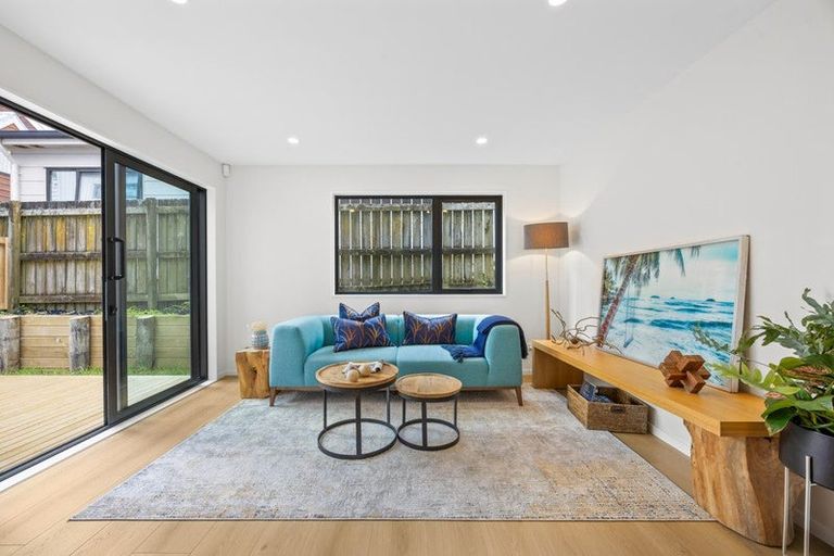 Photo of property in 58c Fitzherbert Avenue, West Harbour, Auckland, 0618