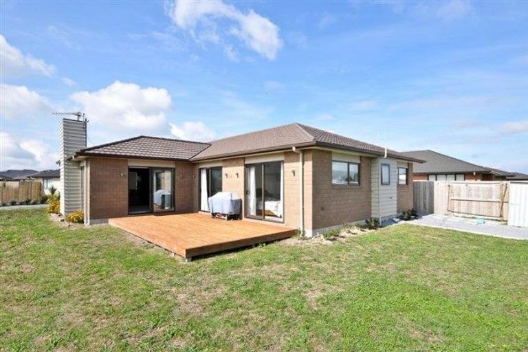 Photo of property in 11 Chadwick Place, Rototuna North, Hamilton, 3210