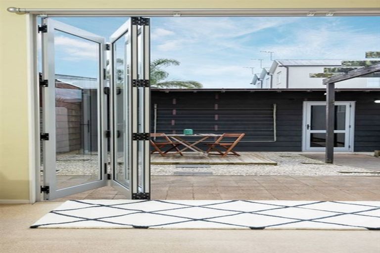 Photo of property in 10 Haven Drive, East Tamaki, Auckland, 2013