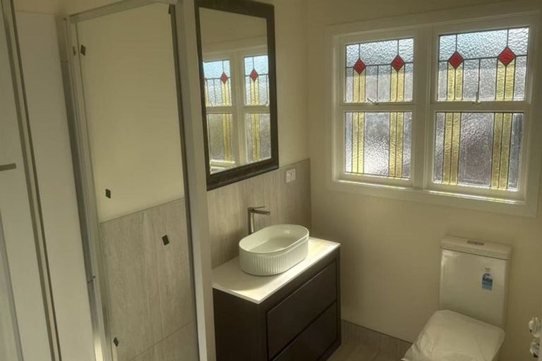 Photo of property in 21 Mayfair Crescent, Mairangi Bay, Auckland, 0630