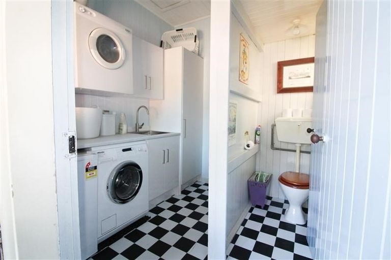 Photo of property in 11a Scotland Terrace, Green Island, Dunedin, 9018