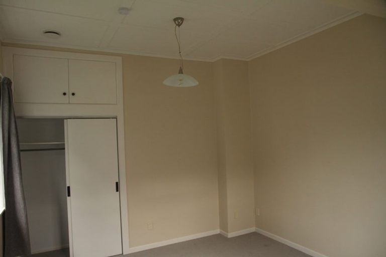 Photo of property in 6 Waikato Street, Island Bay, Wellington, 6023